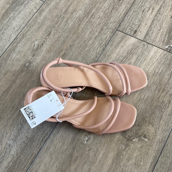 Chunky strappy sandals - low heel - Picture 1 of 2